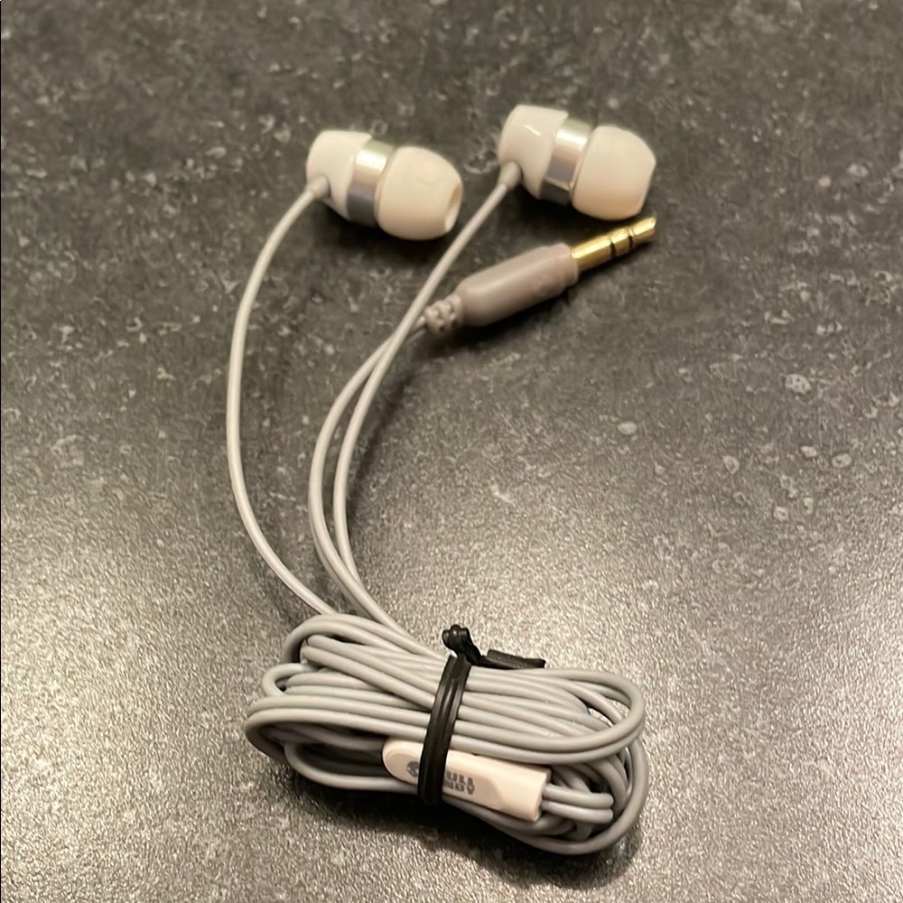 Skull candy wired in-ear earbuds NWOT